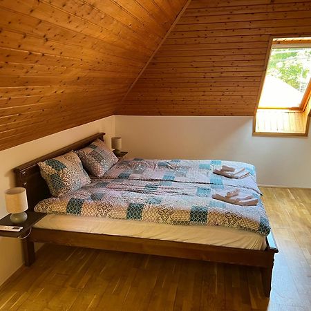 Bor Es Kenyer Hotel Hegymagas Kültér fotó