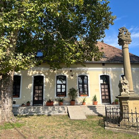 Bor Es Kenyer Hotel Hegymagas Kültér fotó