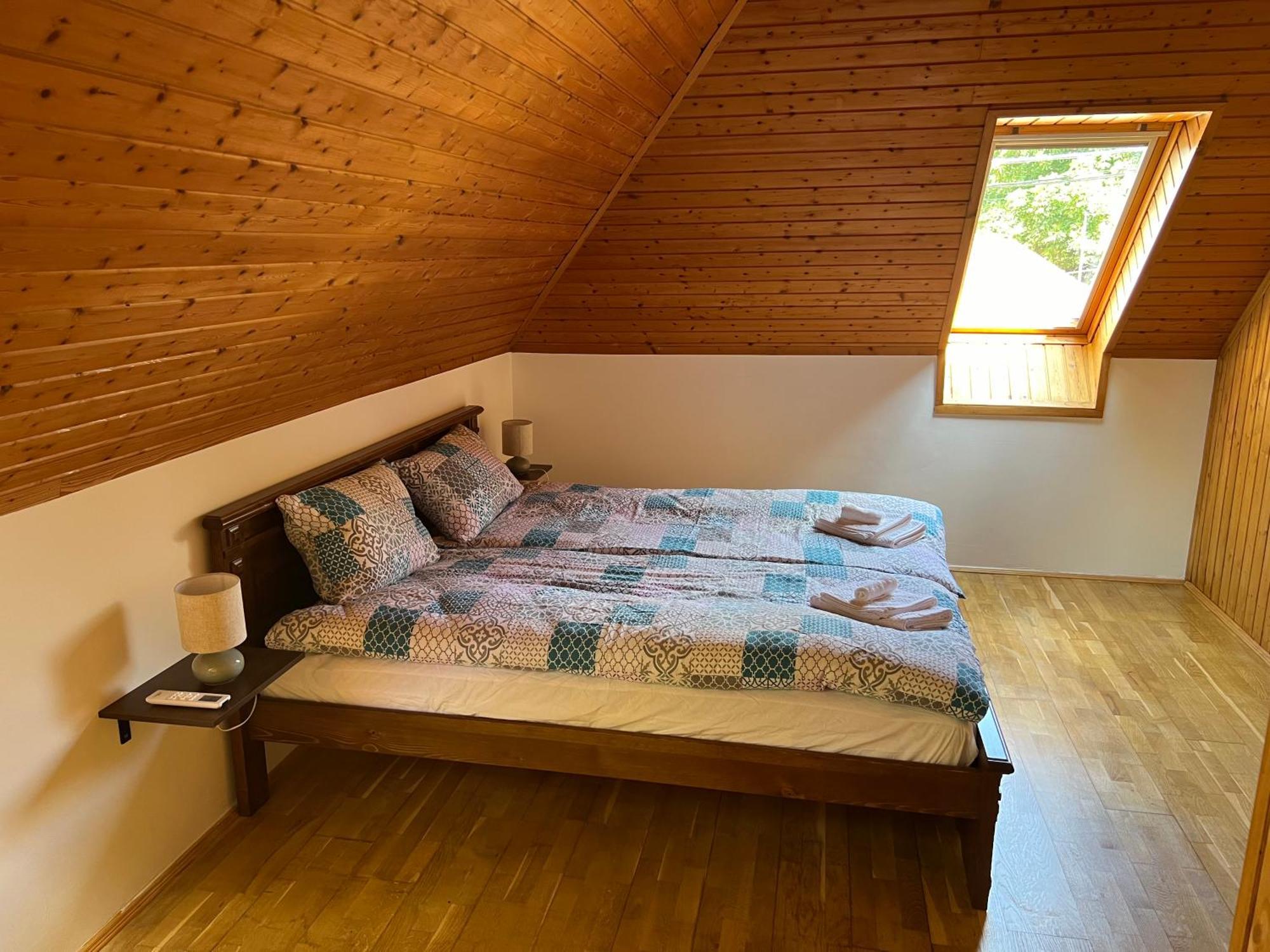 Bor Es Kenyer Hotel Hegymagas Kültér fotó