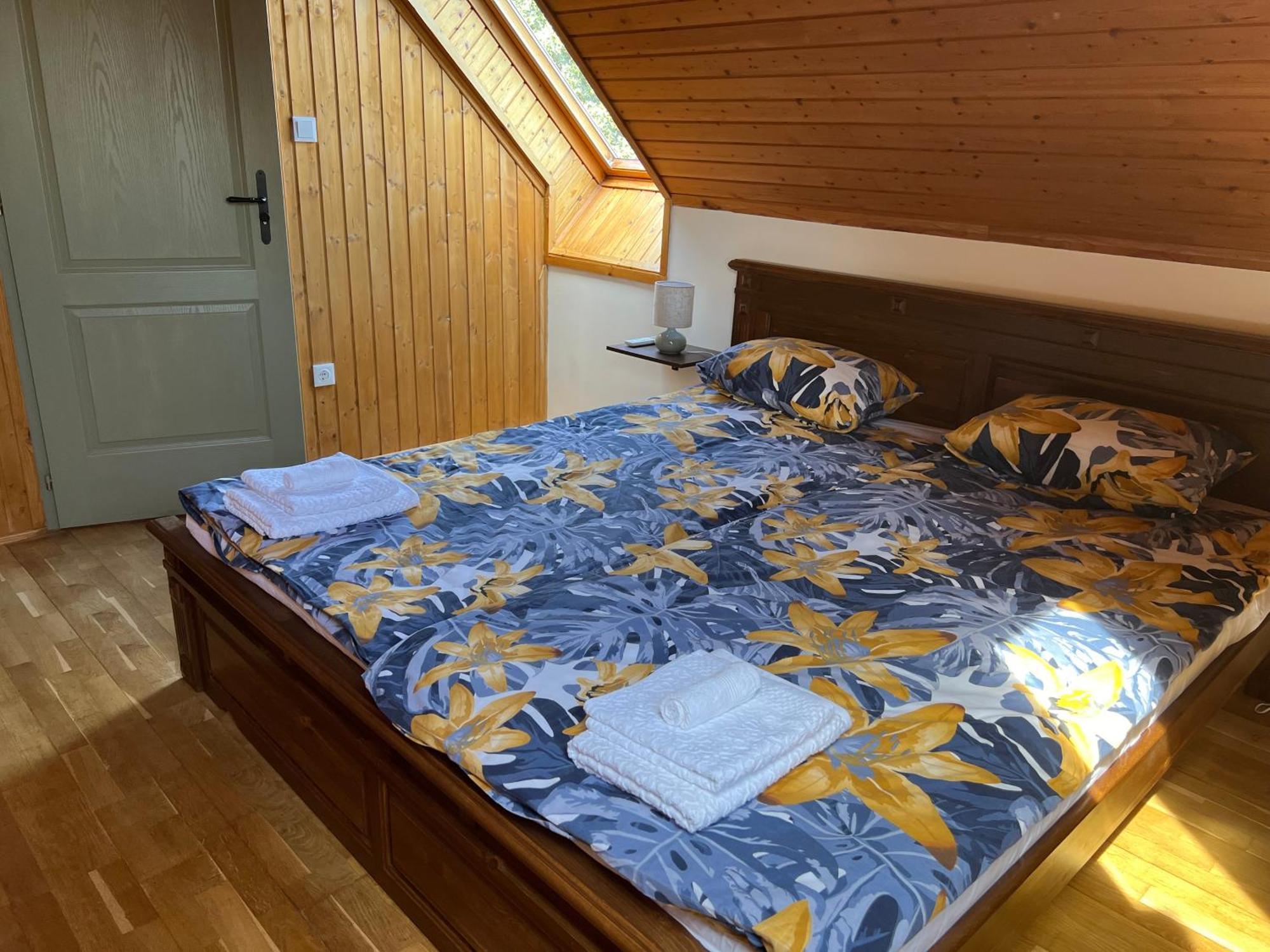Bor Es Kenyer Hotel Hegymagas Kültér fotó