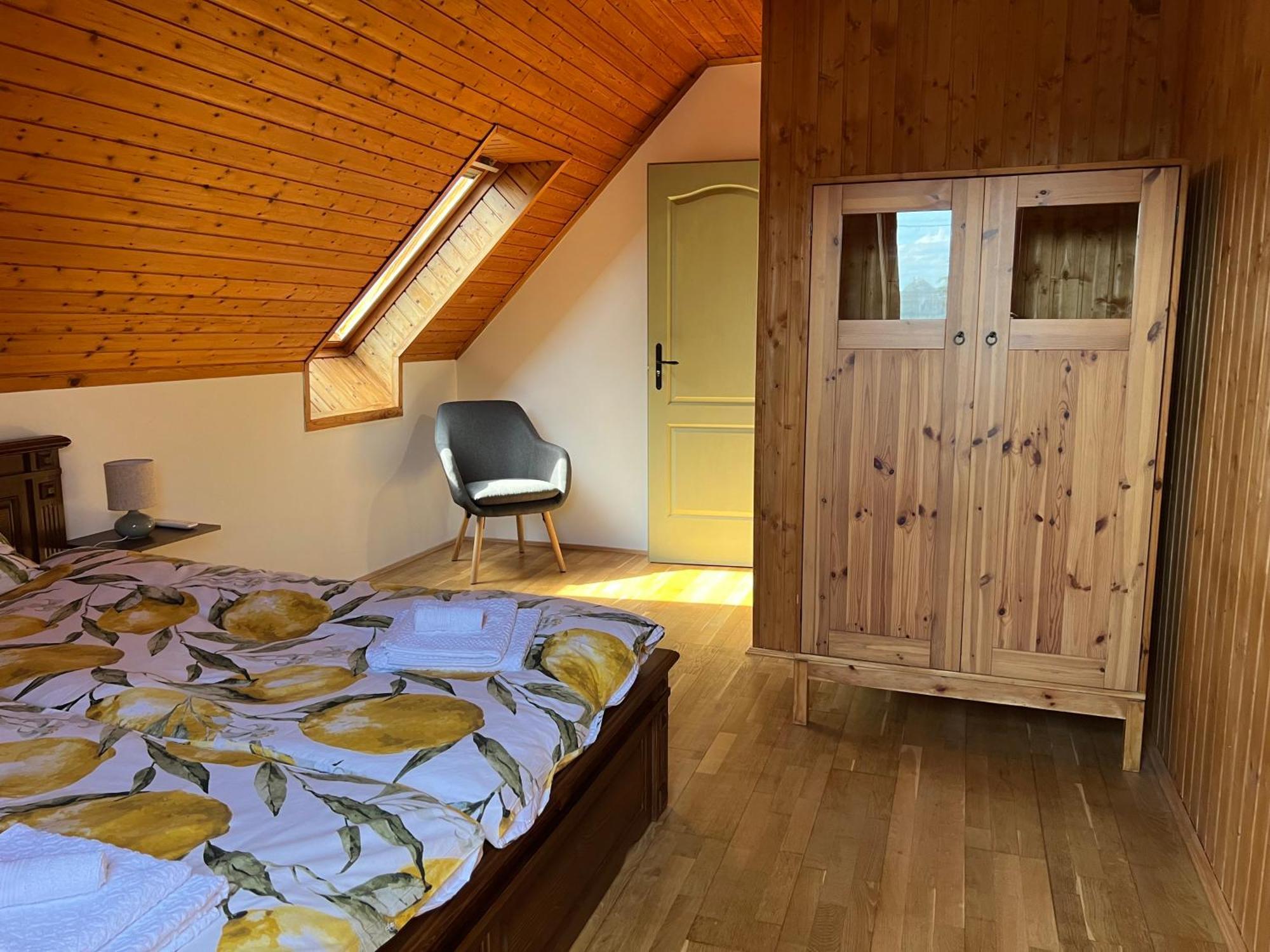 Bor Es Kenyer Hotel Hegymagas Kültér fotó